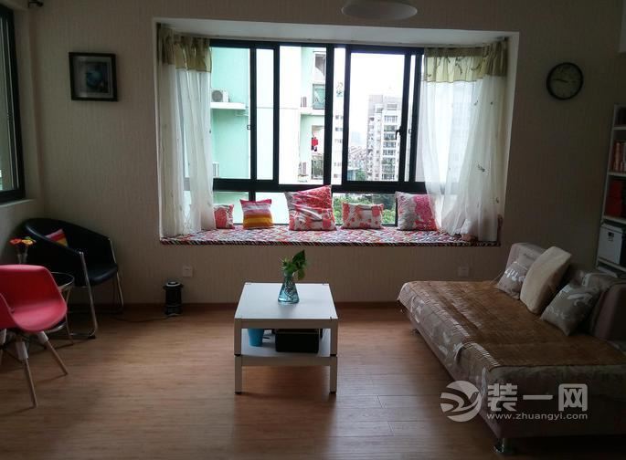 租房也能感受到家的温暖 抠门夫妻4万5搞定房子装修