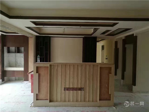 南昌绿地国博城小区130㎡中式风格装修工地—油漆阶段