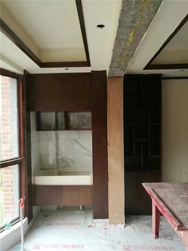 南昌绿地国博城小区130㎡中式风格装修工地—油漆阶段